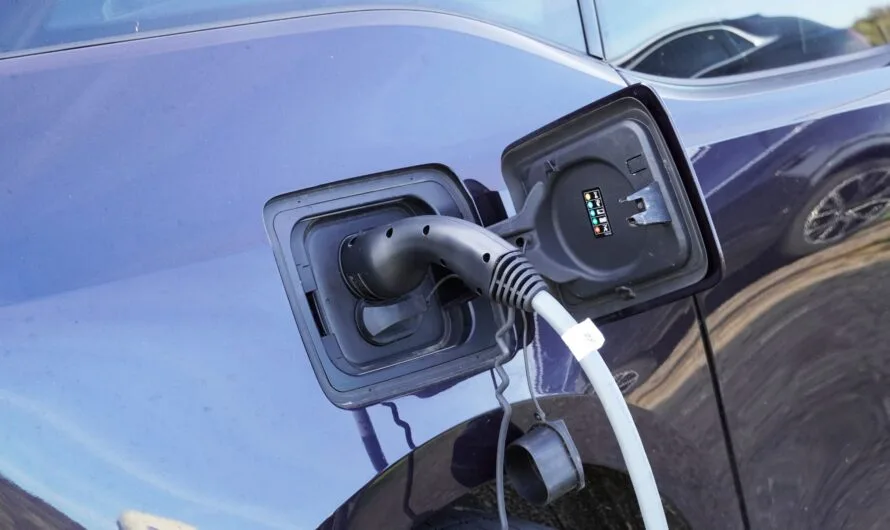 Necesaria la adopción de energías limpias para alcanzar la electromovilidad
